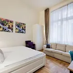 Apartment Klarahome 2 Bedroom Budapest