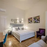 Klarahome 2 Bedroom Apartment *