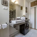 Klarahome 2 Bedroom Apartment *